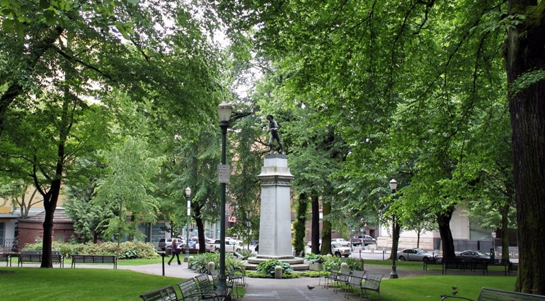 The soldier's monument at Lownsdale Square in Portland Oregon