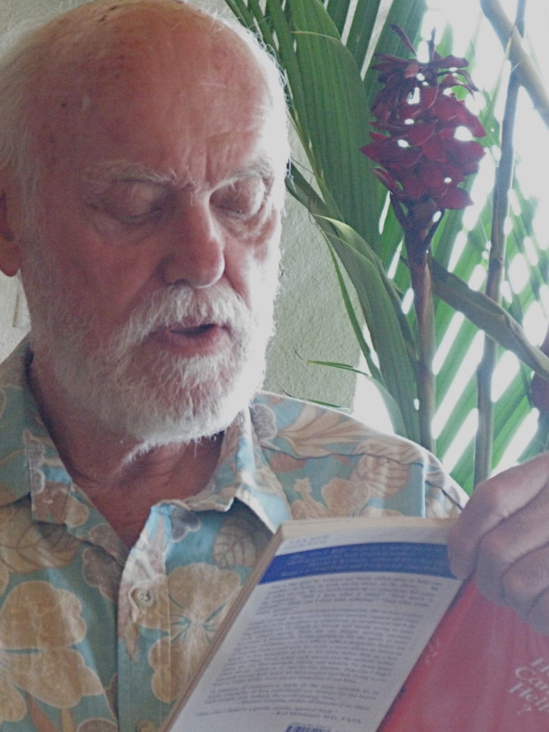 Photo of Ram Dass reading "How Can I Help" in 2009